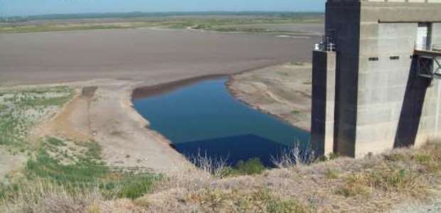 The impact of extreme drought is evident in this 2011 USGS photo of O.C. Fisher Lake near San Angelo, Texas. (Photo by Travis Dowell, U.S. Geological Survey)